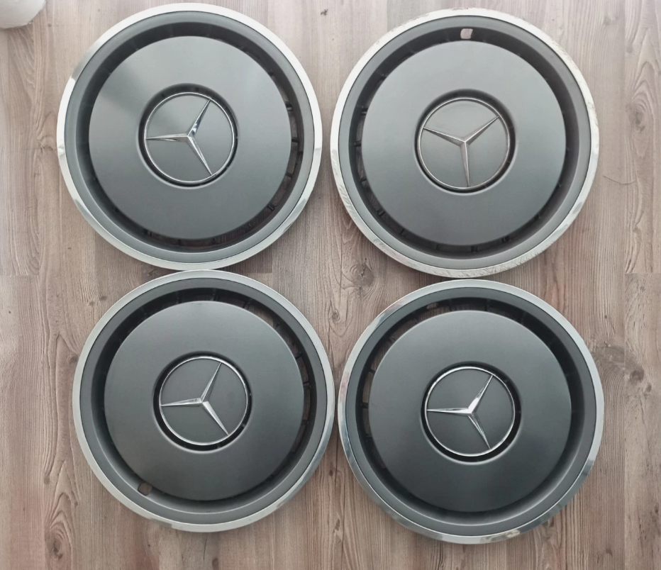 4 x Original Mercedes Benz W124, E190, Radkappen mit Chromrand 1244010924 Grau - Timeless-Tech